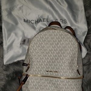 Michael Kors Rhea Zip